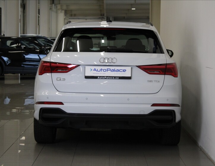 Audi Q3 4