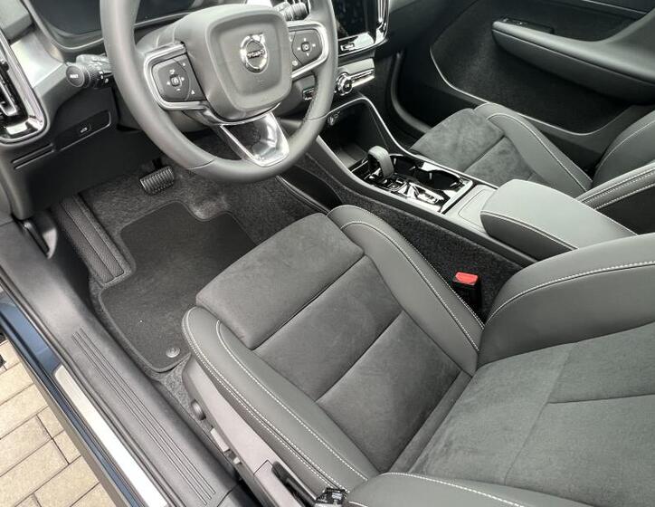 Volvo XC40 9