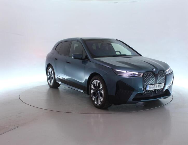 BMW iX 4