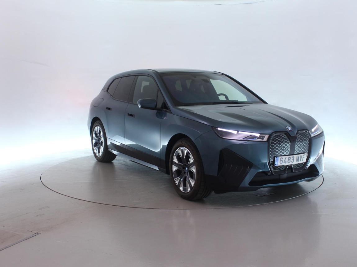 BMW iX