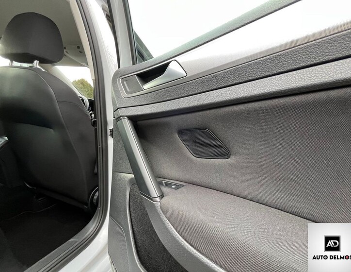 Volkswagen Golf 48