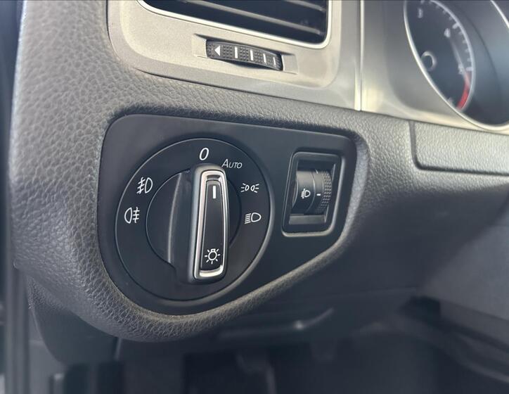 Volkswagen Golf 12