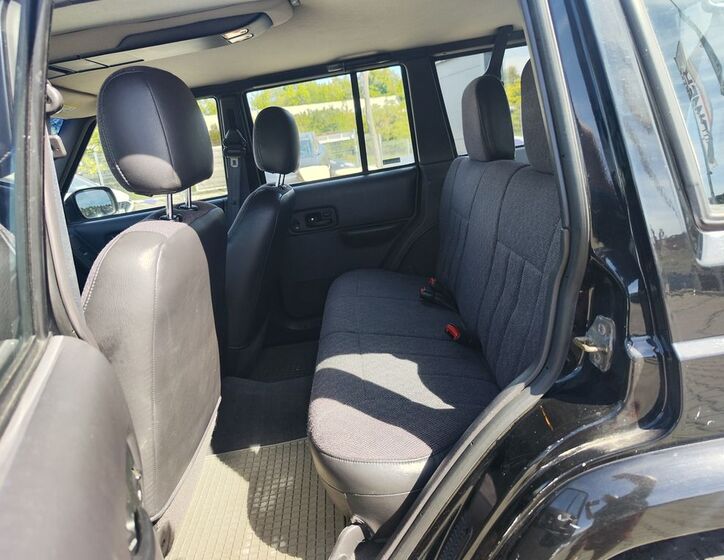 Jeep Cherokee 11