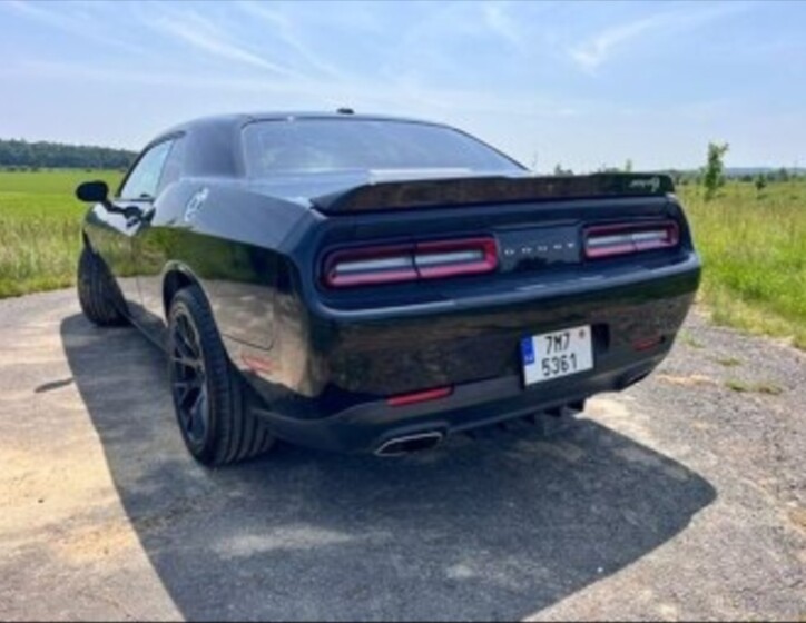 Dodge Challenger 9