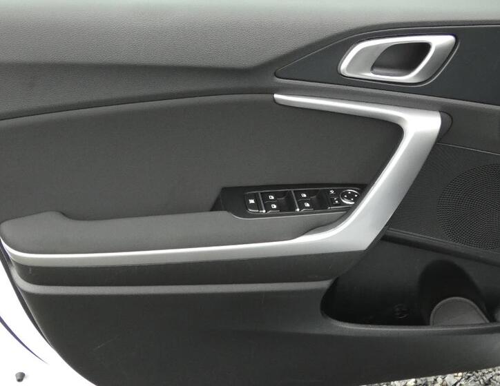 Kia Ceed 8