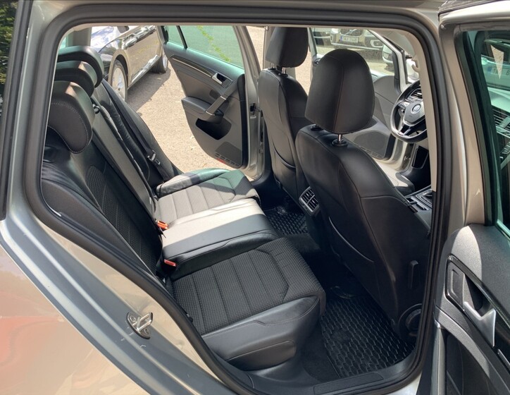 Volkswagen Golf 19