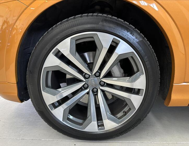 Audi Q8 35
