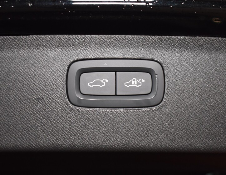 Volvo XC90 13