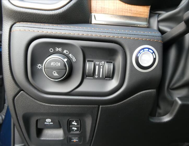 Dodge RAM 46