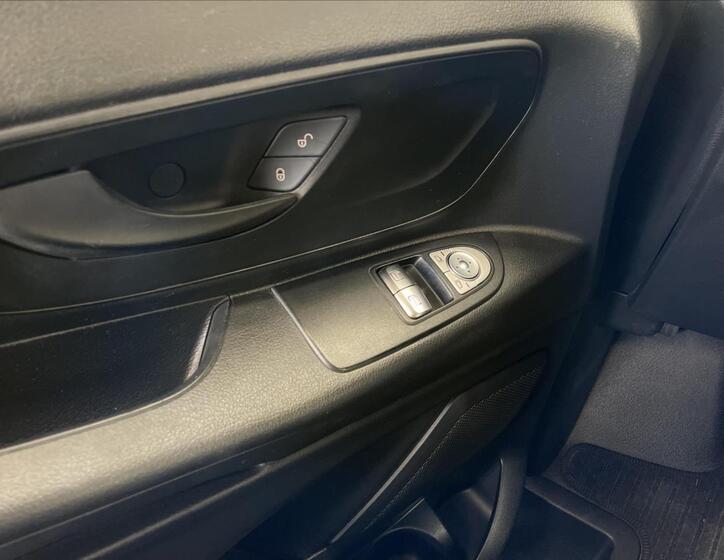 Mercedes-Benz Vito 11