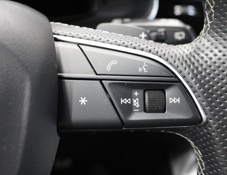 Audi Q8 19