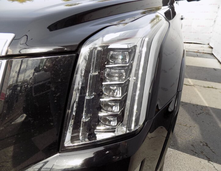 Cadillac Escalade 50