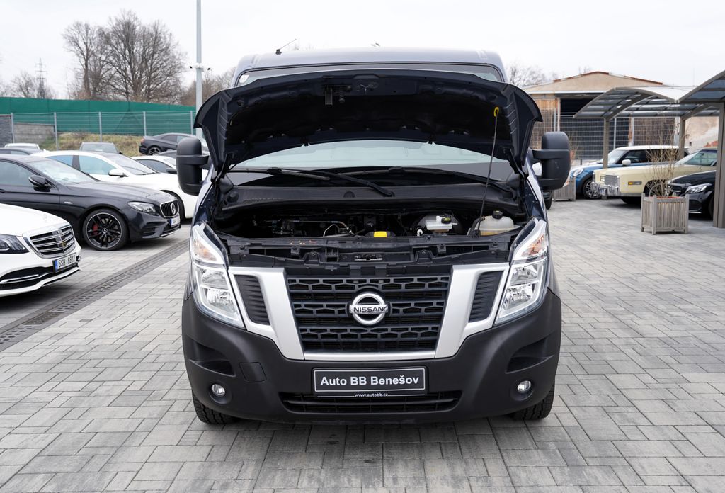 Nissan NV400