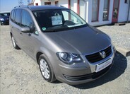 Volkswagen Touran 1