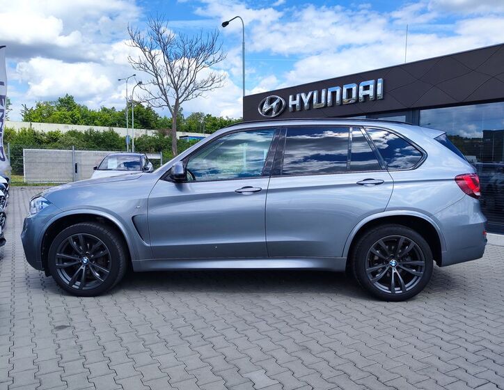 BMW X5 8