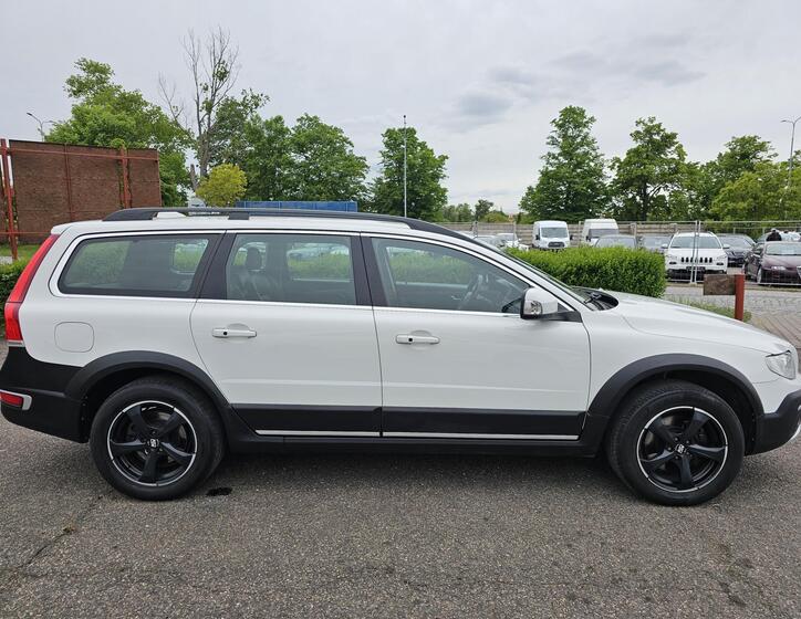 Volvo XC70 4