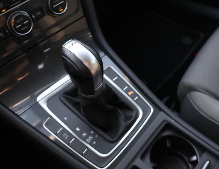 Volkswagen Golf 28