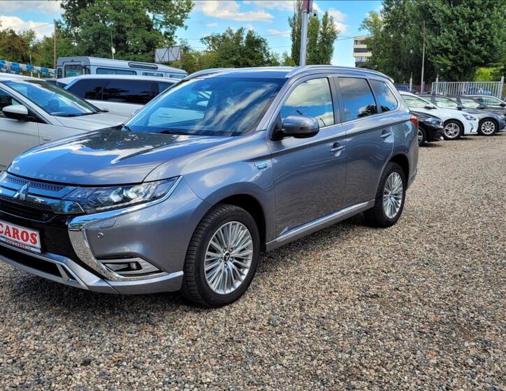 Mitsubishi Outlander 1