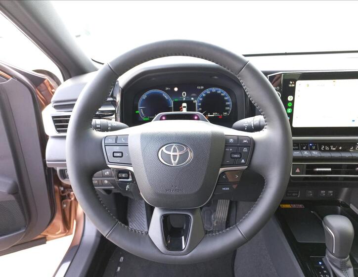 Toyota Camry 14