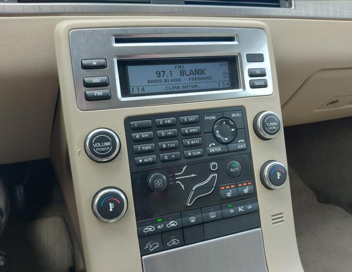 Volvo XC70 31