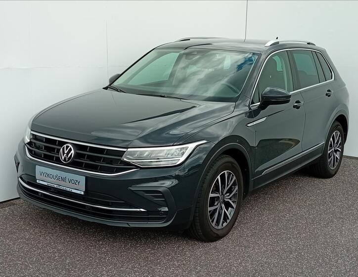 Volkswagen Tiguan 1