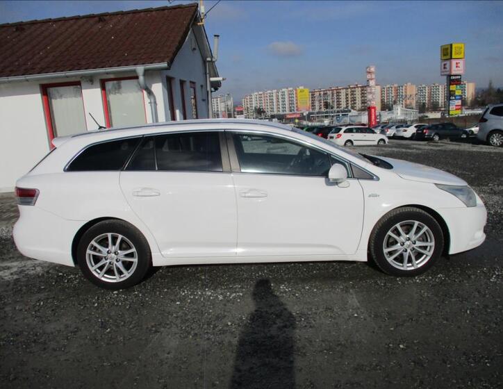 Toyota Avensis 4