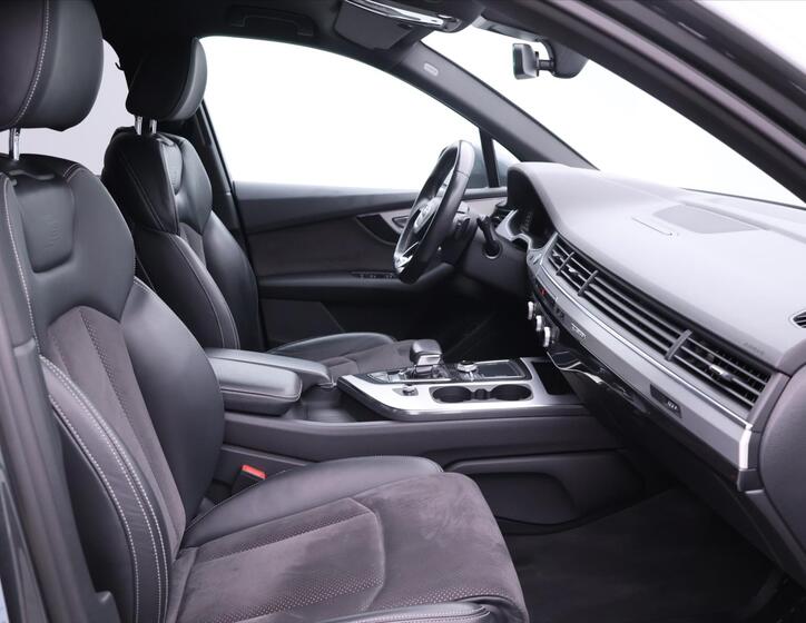 Audi Q7 14