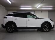 Peugeot 2008 4
