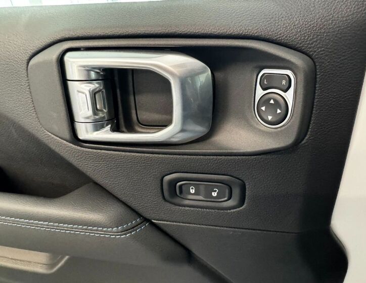 Jeep Wrangler 14