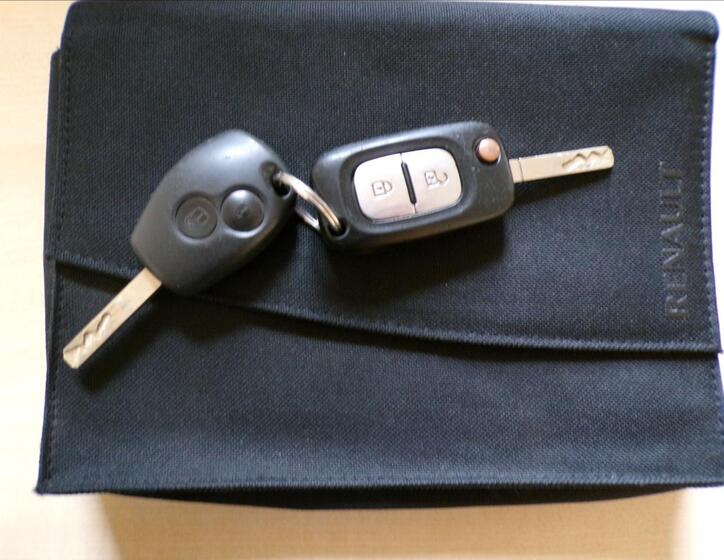 Renault Clio 24