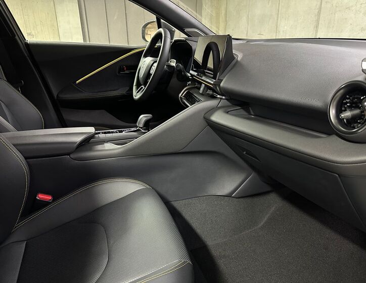 Toyota C-HR 13