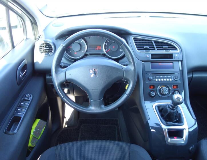 Peugeot 5008 17