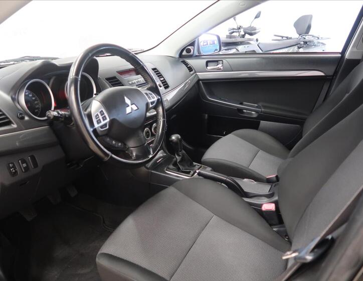 Mitsubishi Lancer 11