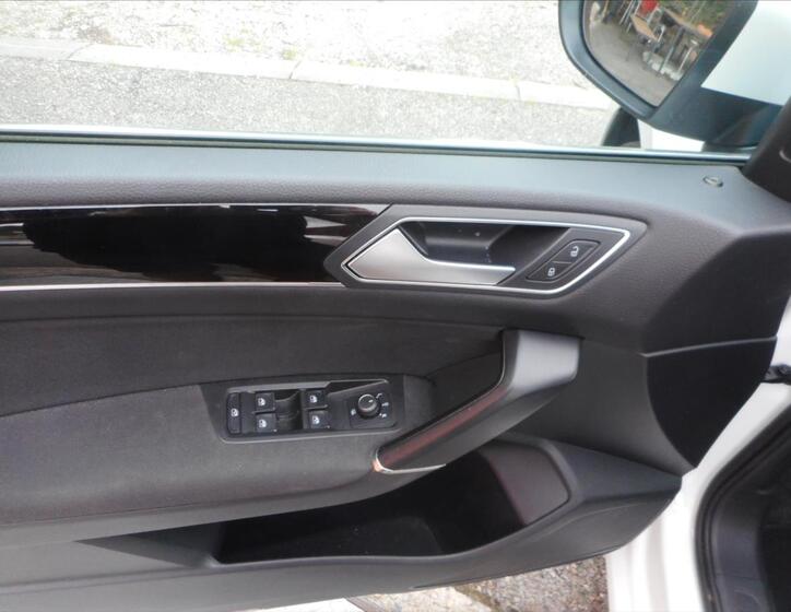 Volkswagen Touran 10