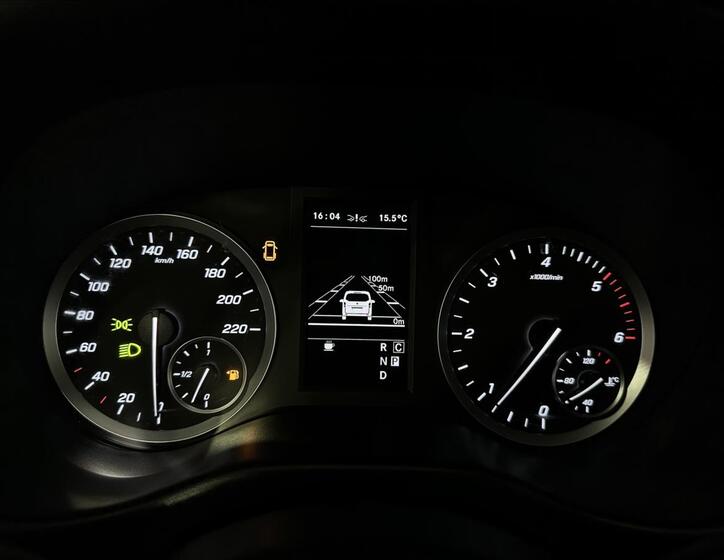 Mercedes-Benz Vito 21