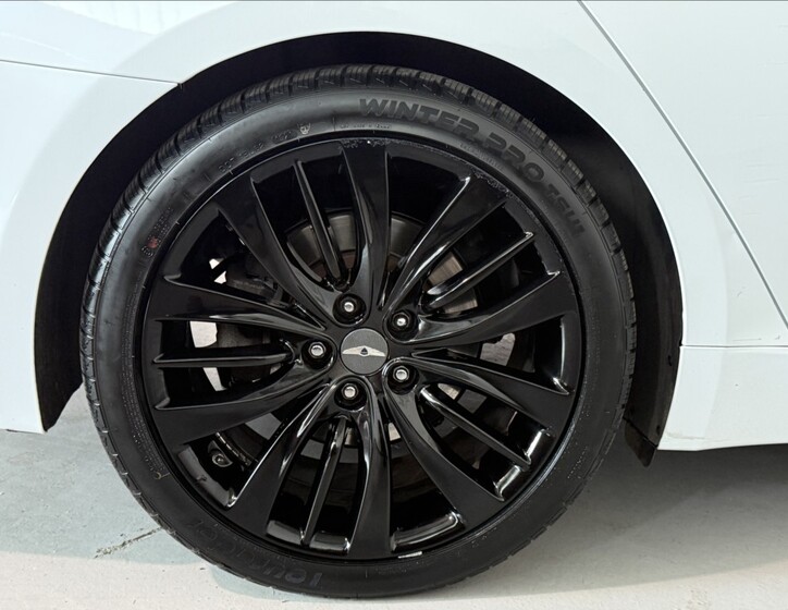 Hyundai Genesis 27