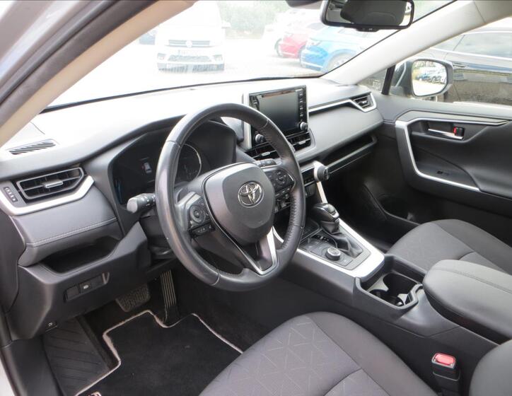 Toyota RAV4 12