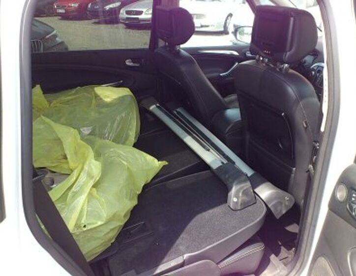 Ford Galaxy 15