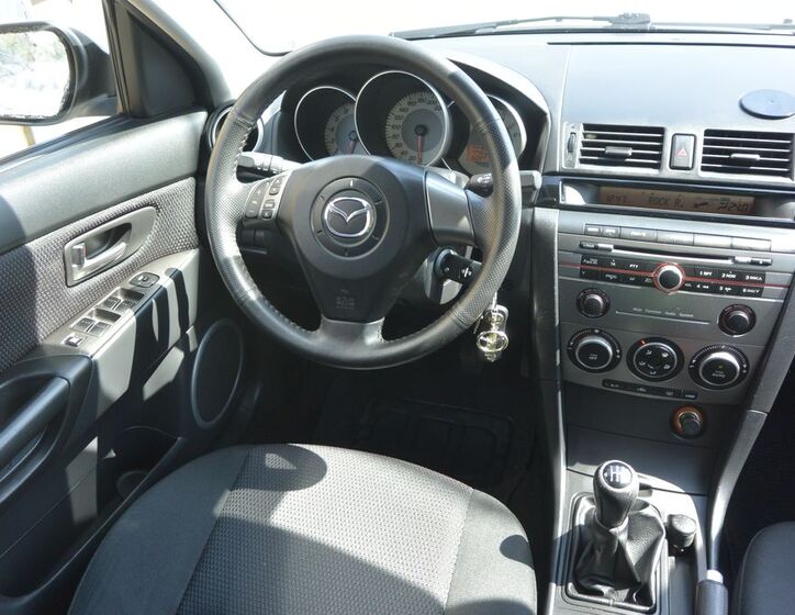 Mazda 3 12