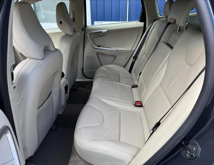 Volvo XC60 32