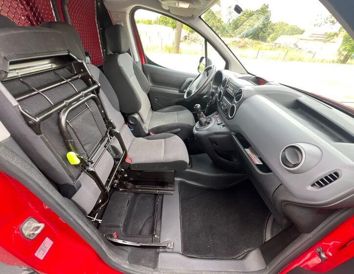 Peugeot Partner 8