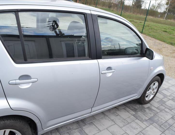 Daihatsu Sirion 11
