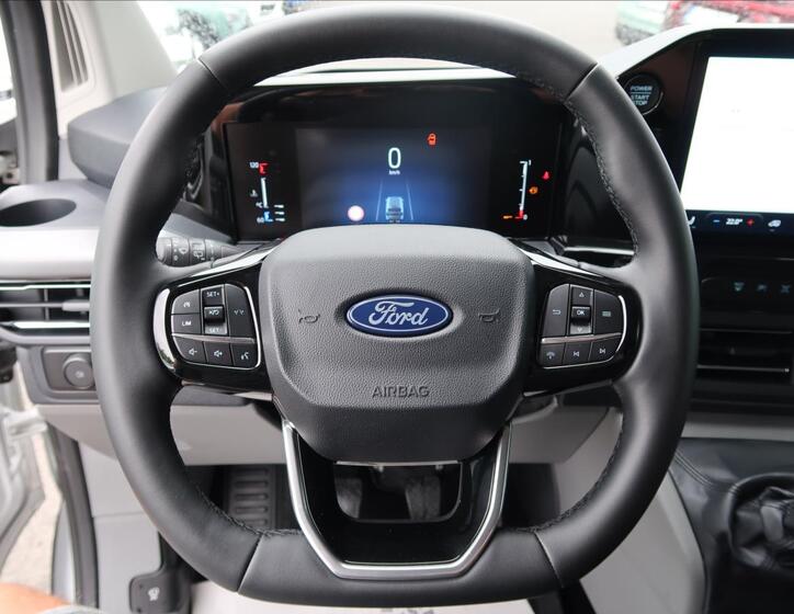 Ford Tourneo Custom 18