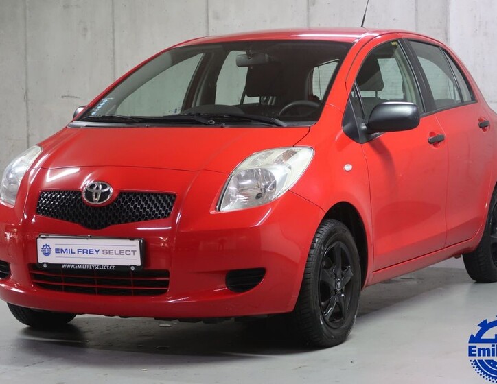 Toyota Yaris 1