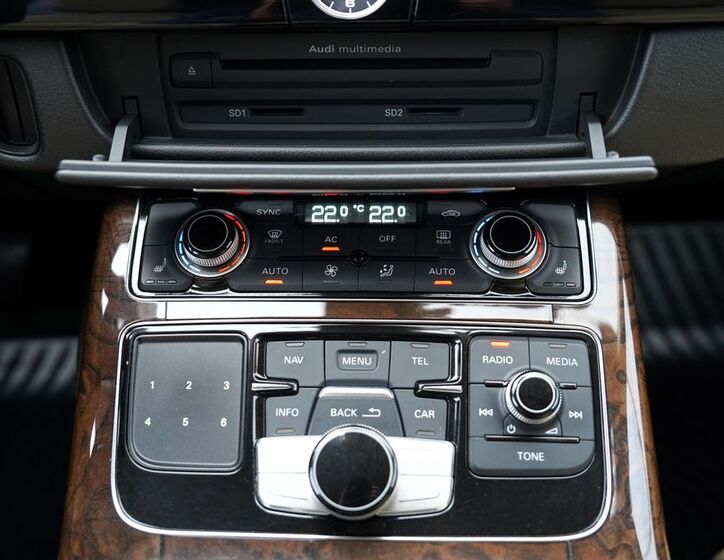 Audi A8 34