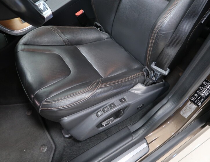 Volvo XC60 25