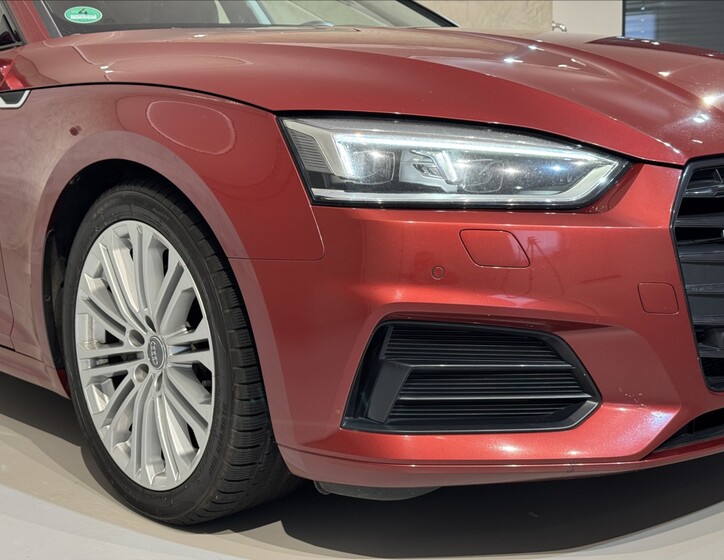 Audi A5 4