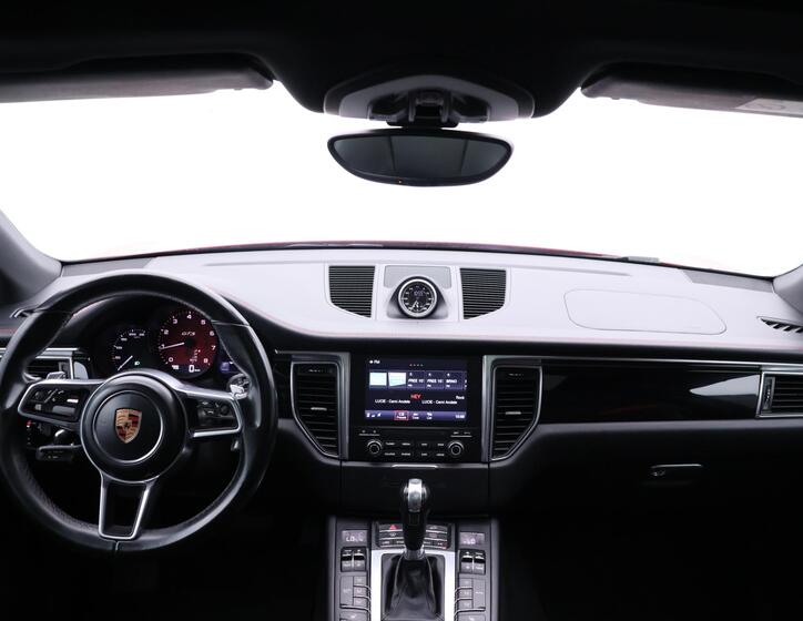 Porsche Macan 37