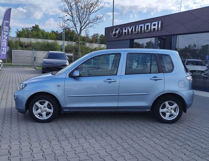 Mazda 2 8