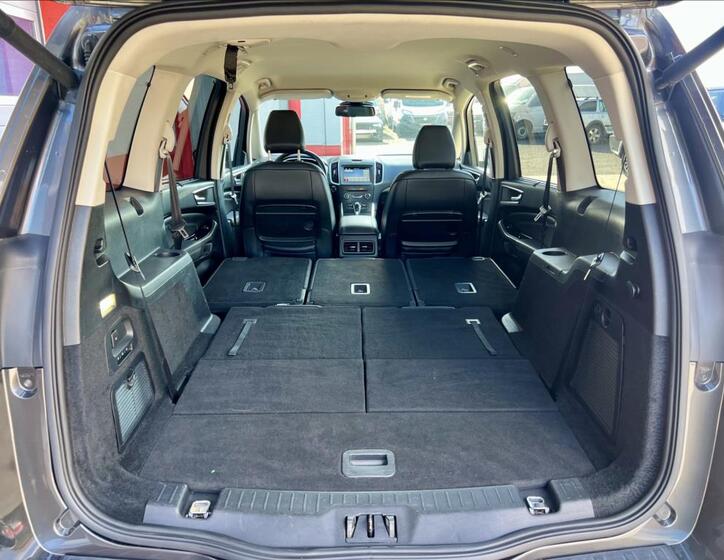 Ford Galaxy 17
